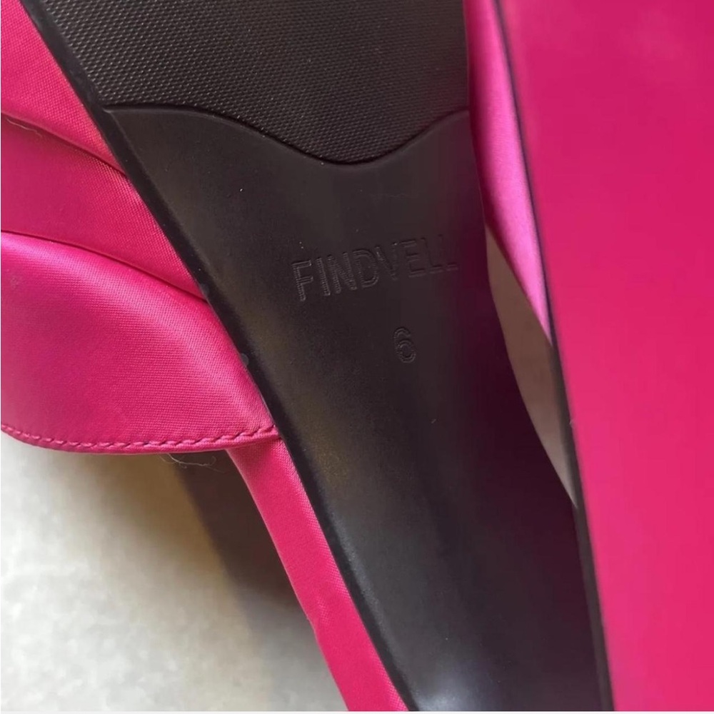 Chunky Hot Pink Platform Heels - Picture 6 of 7